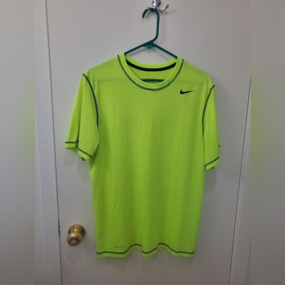 Men's Nike Dri-Fit T-Shirt Size M